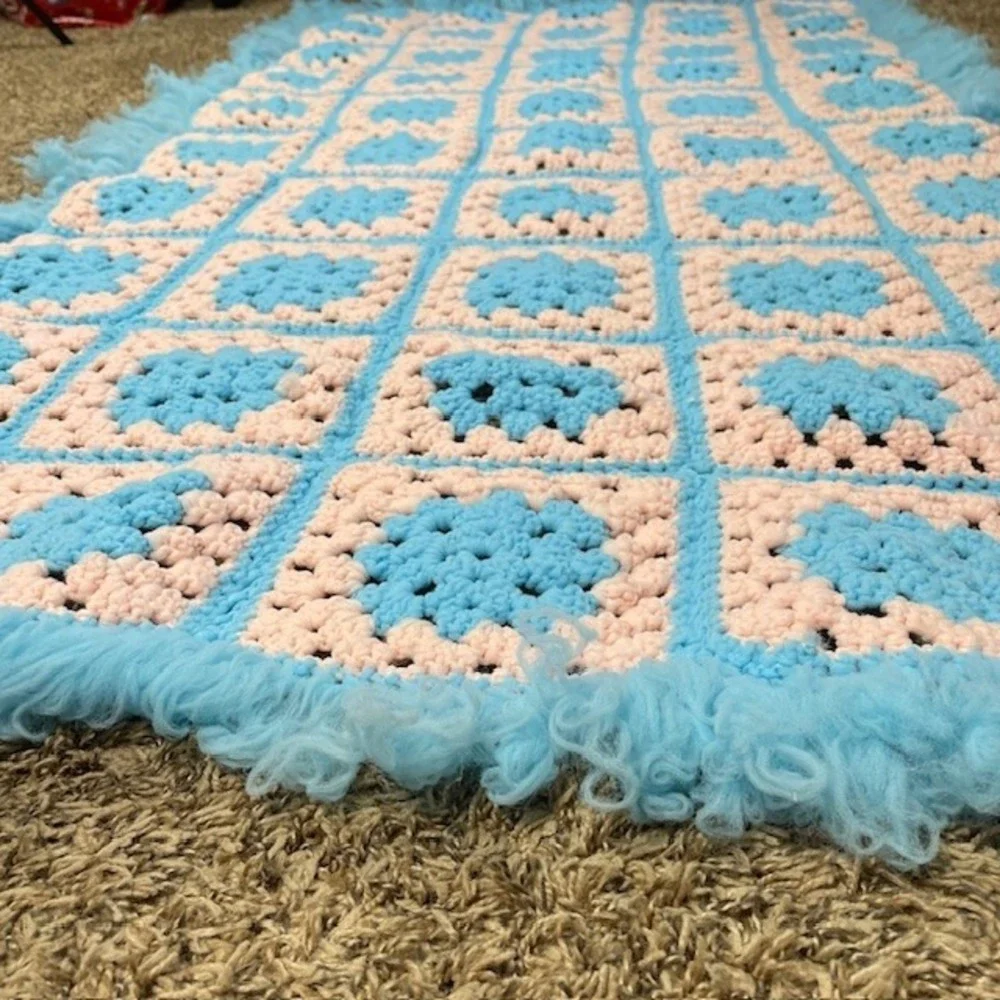 Vintage Granny Square Crochet Blanket Baby Blue Pink Afghan Throw 69x35‎